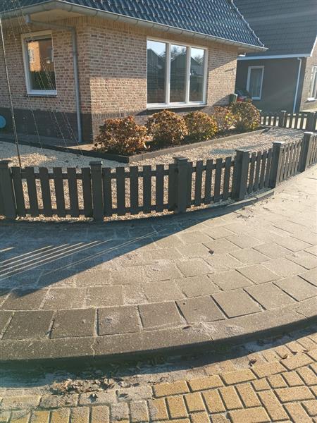 Grote foto houtcomposiet tuinhek 60 cm hoog. onderhoudsarm tuin en terras hekken en schuttingen