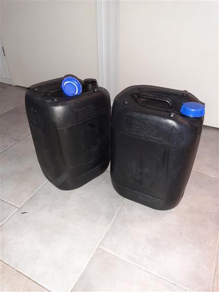 Grote foto jerrycans 20 ltr un gekeurd partij auto diversen overige auto diversen