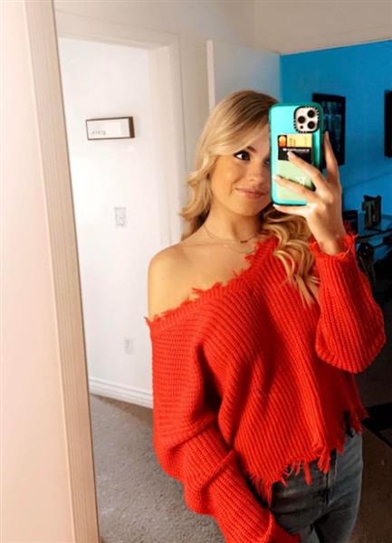 Grote foto ogen die fonkelen contacten en berichten vrouw zoekt man