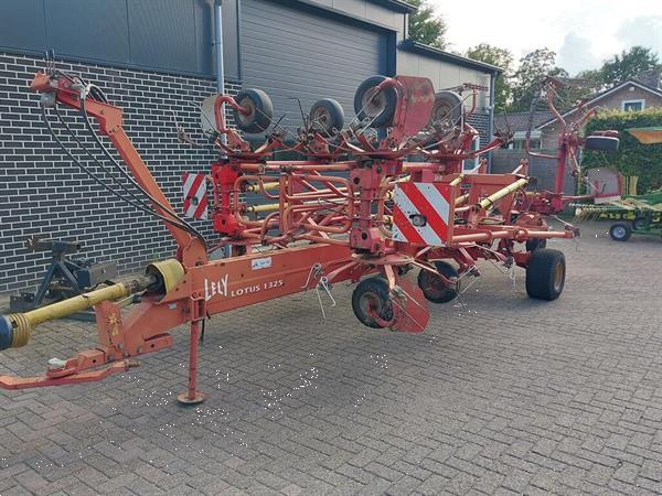 Grote foto lely lotus 1325 schudder agrarisch harken