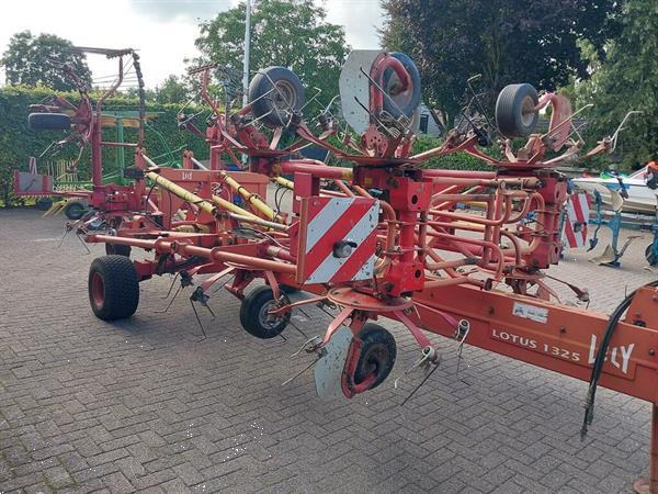 Grote foto lely lotus 1325 schudder agrarisch harken