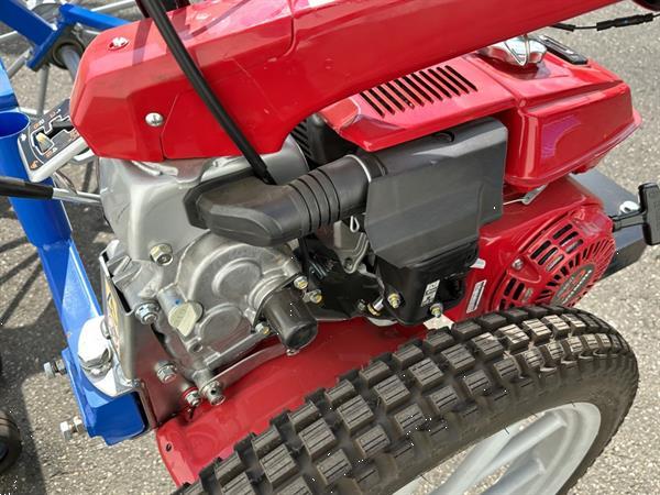 Grote foto honda f560 2 wielige trekker met hak schoffelbalk agrarisch onkruidbestrijding