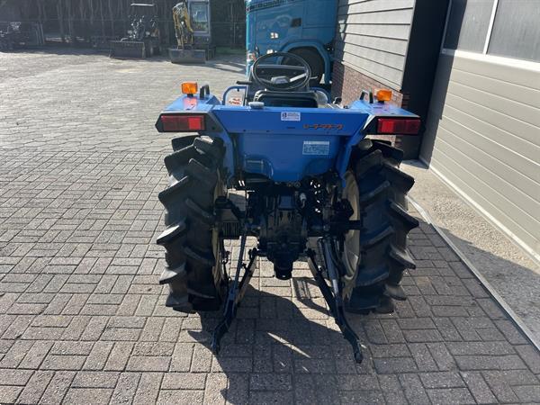 Grote foto iseki ta227 4wd 26 pk minitractor kubota solis farmtrac agrarisch tractoren