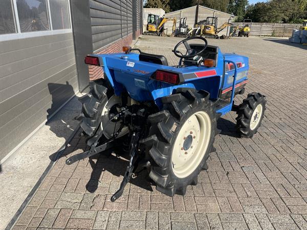 Grote foto iseki ta227 4wd 26 pk minitractor kubota solis farmtrac agrarisch tractoren