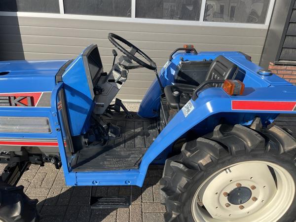 Grote foto iseki ta227 4wd 26 pk minitractor kubota solis farmtrac agrarisch tractoren