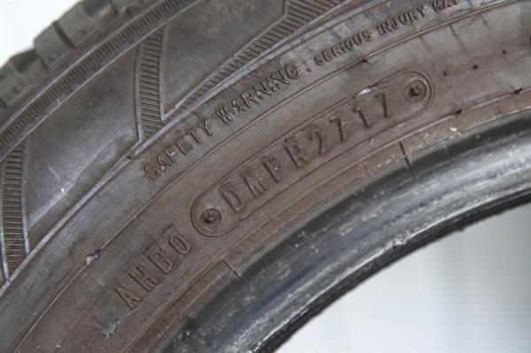 Grote foto winterbanden falken eurowinter 185 60r14 auto onderdelen banden en velgen