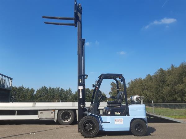 Grote foto utilef heftruck 3 ton lpg 2018 122 uur. triplomast 4.5 mt. agrarisch heftrucks