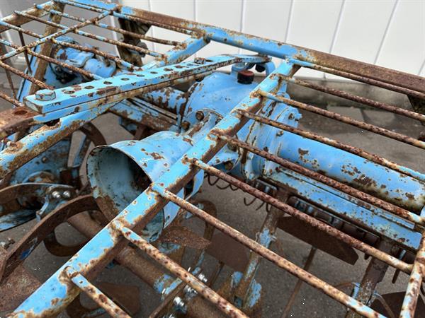 Grote foto imants spitmachine 150 cm met harkrol agrarisch akkerbouw
