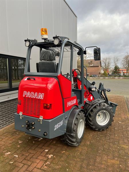 Grote foto pacam mini shovel 2525 2100 kg 25 pk top kwaliteit aktie weidemann giant schaffer agrarisch shovels