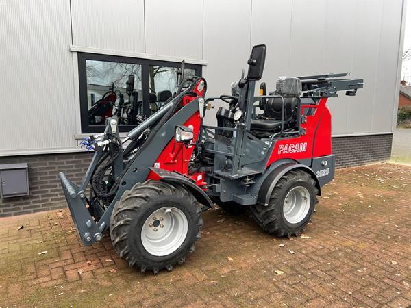 Grote foto pacam mini shovel 2525lf 2100 kg 25 pk top kwaliteit weidemann giant schaffer agrarisch shovels