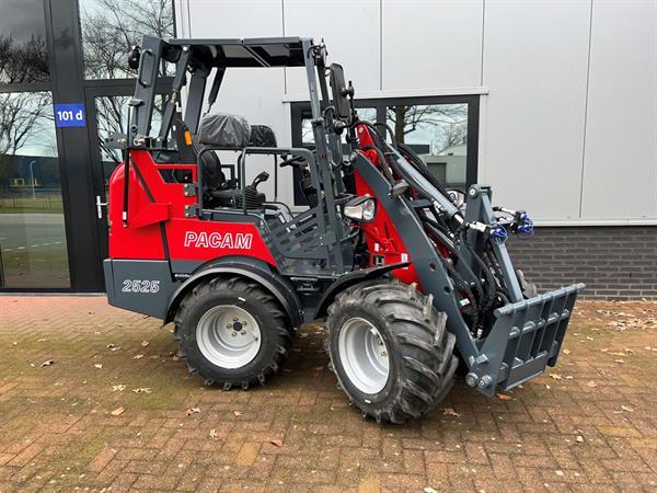 Grote foto pacam mini shovel 2525lf 2100 kg 25 pk top kwaliteit weidemann giant schaffer agrarisch shovels