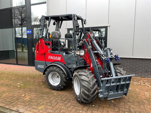 Grote foto pacam mini shovel 2525lf 2100 kg 25 pk top kwaliteit weidemann giant schaffer agrarisch shovels