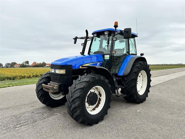 Grote foto new holland tm 155 agrarisch tractoren