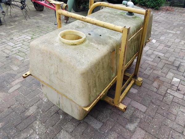 Grote foto dubex fronttank 800 liter agrarisch onkruidbestrijding