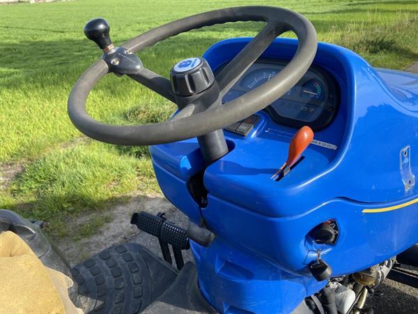 Grote foto new holland tc45d hydrostaat agrarisch tractoren