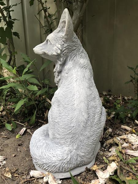 Grote foto vos stenen beeld vos dierfiguren vos tuinbeelden. steen wit tuin en terras tuindecoratie