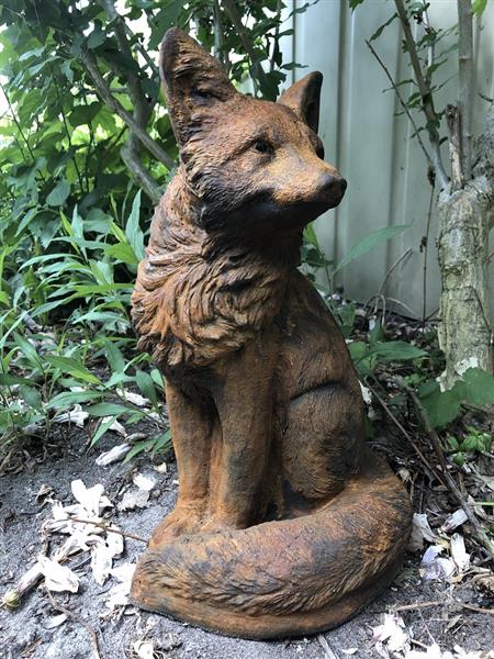 Grote foto vos stenen beeld vos dierfiguren vos tuinbeelden. steen oxid tuin en terras tuindecoratie