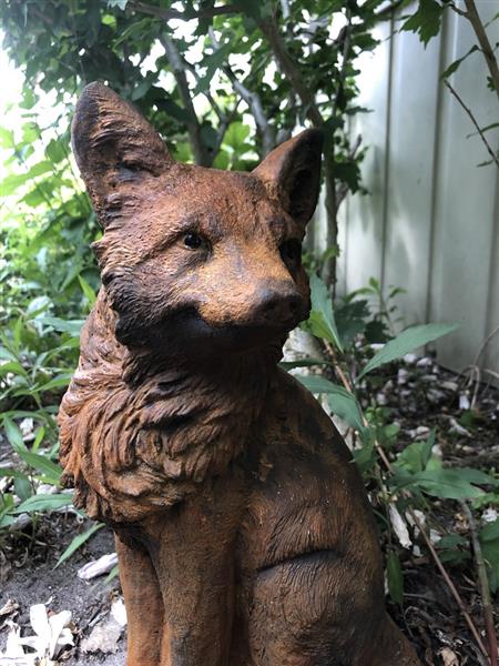 Grote foto vos stenen beeld vos dierfiguren vos tuinbeelden. steen oxid tuin en terras tuindecoratie