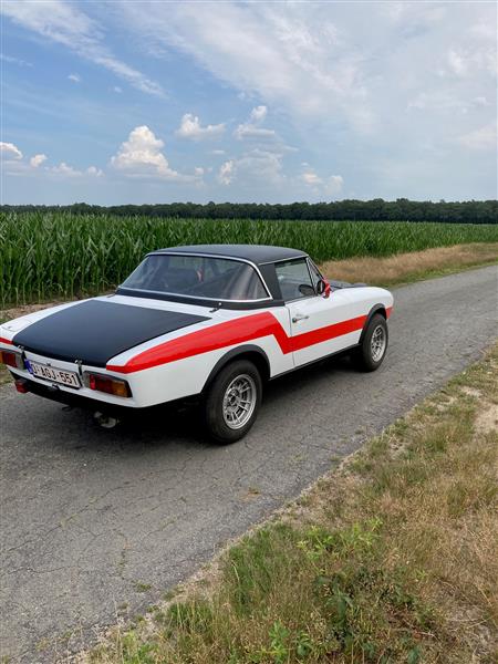 Grote foto fiat 124 met hardtop auto fiat