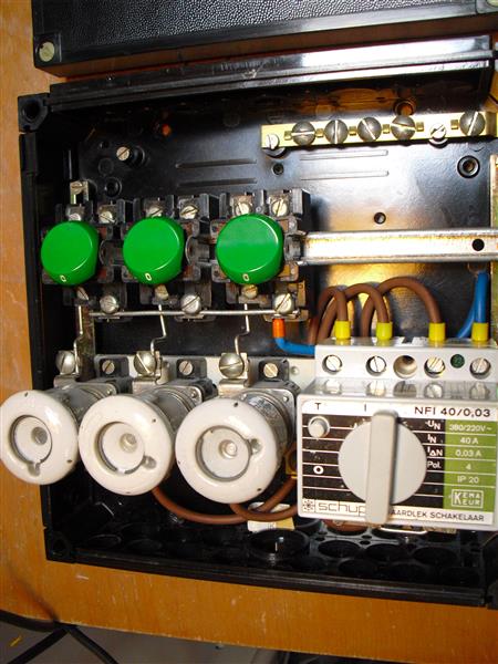 Grote foto groepenkast 1 of 3 fase aansluiting met 3 groepen doe het zelf en verbouw elektra en kabels