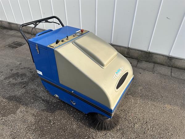 Grote foto mp75 2be elektrische veegmachine met borstel tuin en terras water stofzuigers