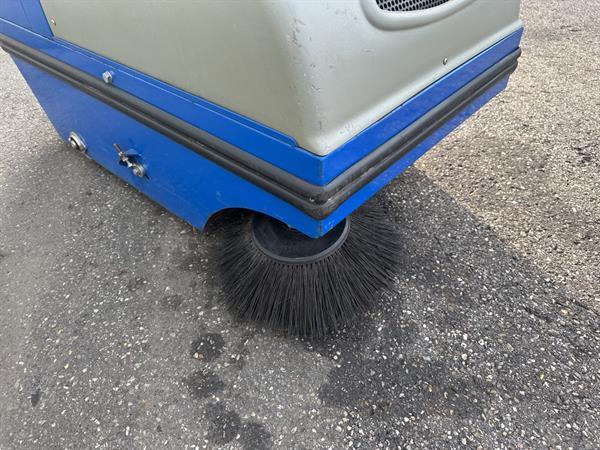 Grote foto mp75 2be elektrische veegmachine met borstel tuin en terras water stofzuigers