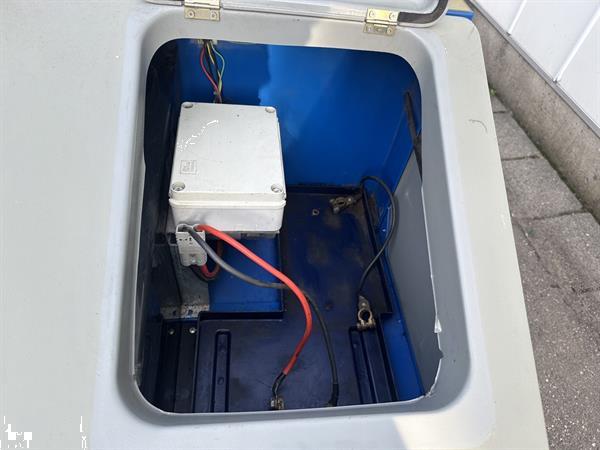 Grote foto mp75 2be elektrische veegmachine met borstel tuin en terras water stofzuigers