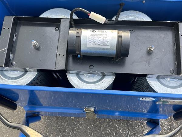 Grote foto mp75 2be elektrische veegmachine met borstel tuin en terras water stofzuigers