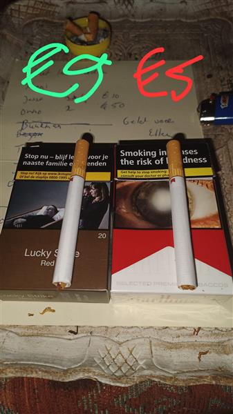 Grote foto twee sloffen marlboro diversen overige