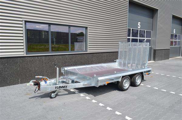 Grote foto machinetransporter nieuw en goedkoop auto diversen aanhangers