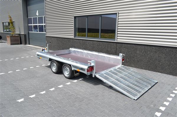 Grote foto machinetransporter nieuw en goedkoop auto diversen aanhangers