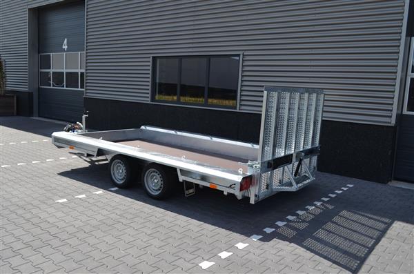 Grote foto machinetransporter nieuw en goedkoop auto diversen aanhangers