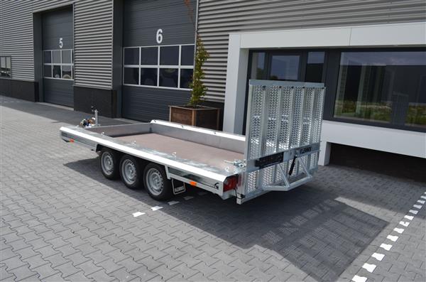 Grote foto machinetransporter nieuw en goedkoop auto diversen aanhangers