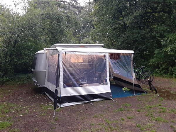 Grote foto thule rainblockers voor zij en voorkant caravans en kamperen caravan accessoires