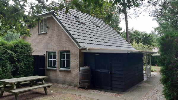 Grote foto stenen goed onderhouden recreatiewoning veranda huizen en kamers recreatiewoningen