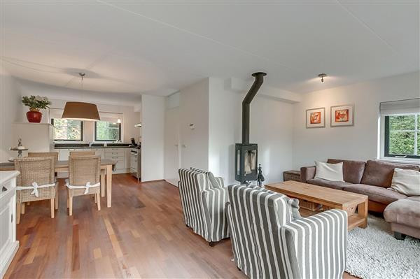 Grote foto stenen goed onderhouden recreatiewoning veranda huizen en kamers recreatiewoningen