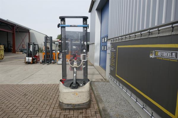 Grote foto vs 21334 elektrische stapelaar crown 3900mm freelift doe het zelf en verbouw hefwerktuigen