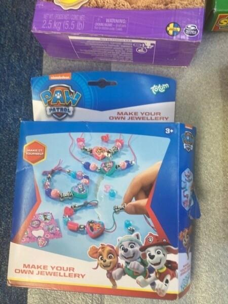 Grote foto mix doos 1 speelgoed knutselspullen verpakkingen beschadigd kinderen en baby overige