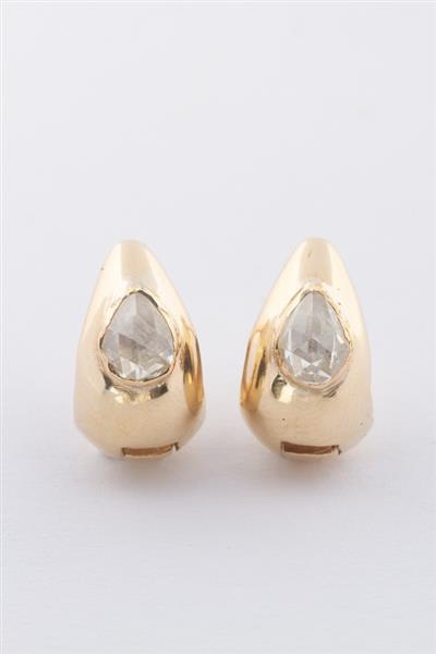 Grote foto gouden oorknoppen met in elk een roos geslepen diamant kleding dames sieraden