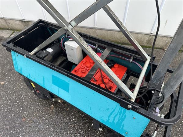 Grote foto berg buisrailwagen op luchtbanden agrarisch tuinbouw