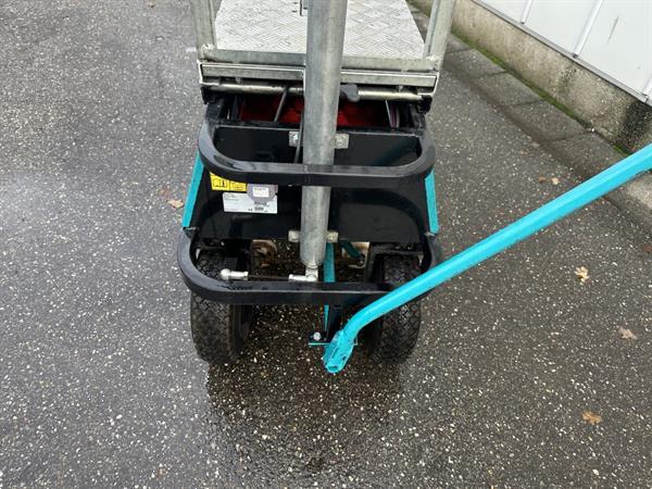 Grote foto berg buisrailwagen op luchtbanden agrarisch tuinbouw