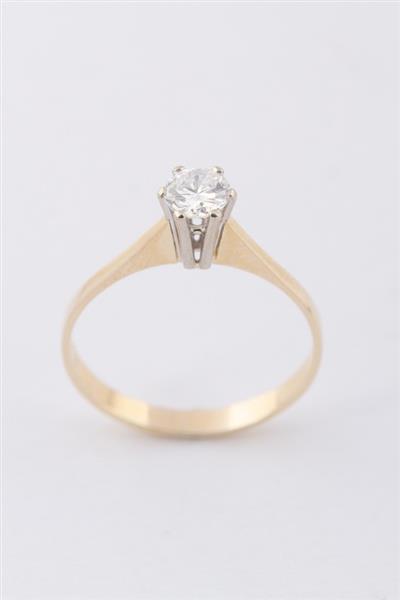 Grote foto wit geel gouden solitair ring met een briljant sieraden tassen en uiterlijk ringen voor haar