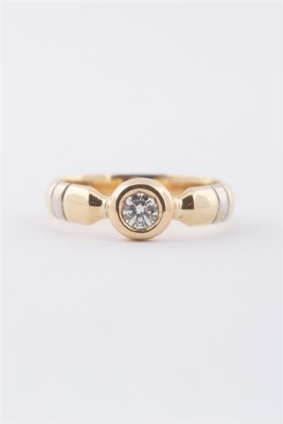 Grote foto wit geel gouden ring met een briljant kleding dames sieraden