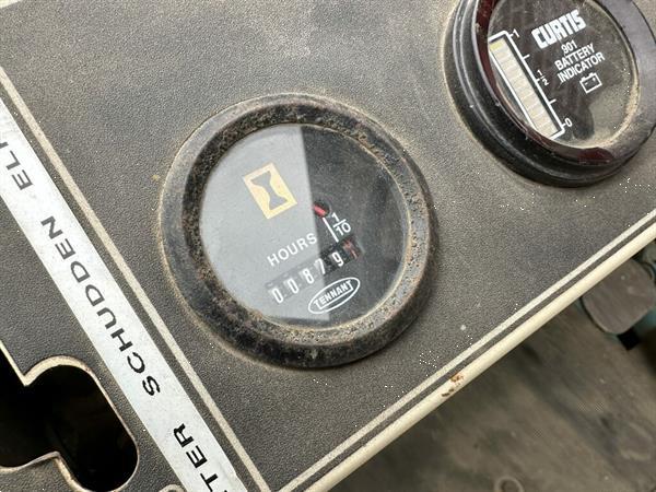 Grote foto tennant 215e elektrische veegmachine agrarisch veegmachines